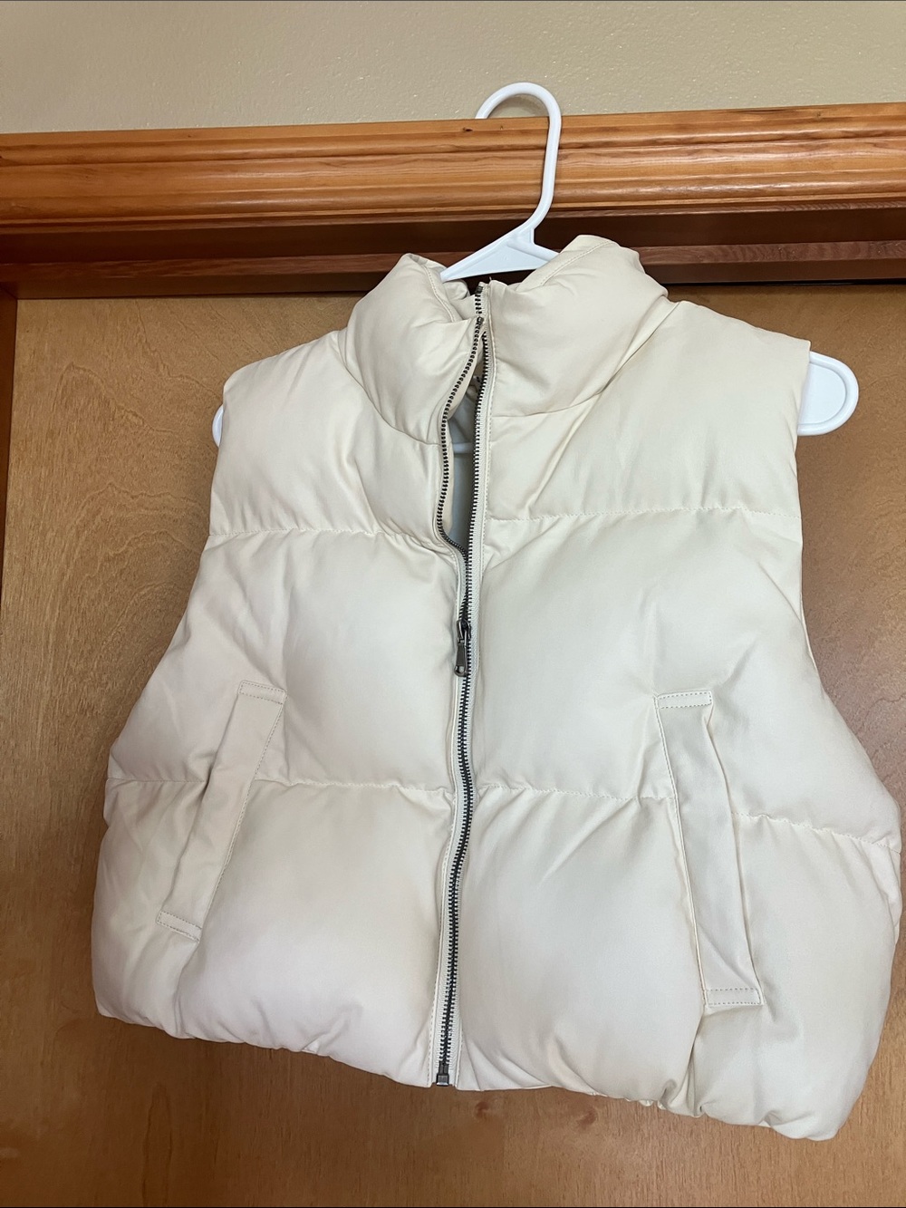 Double Zero Cream Cropped Quilted Puffer Vest with High Collar and